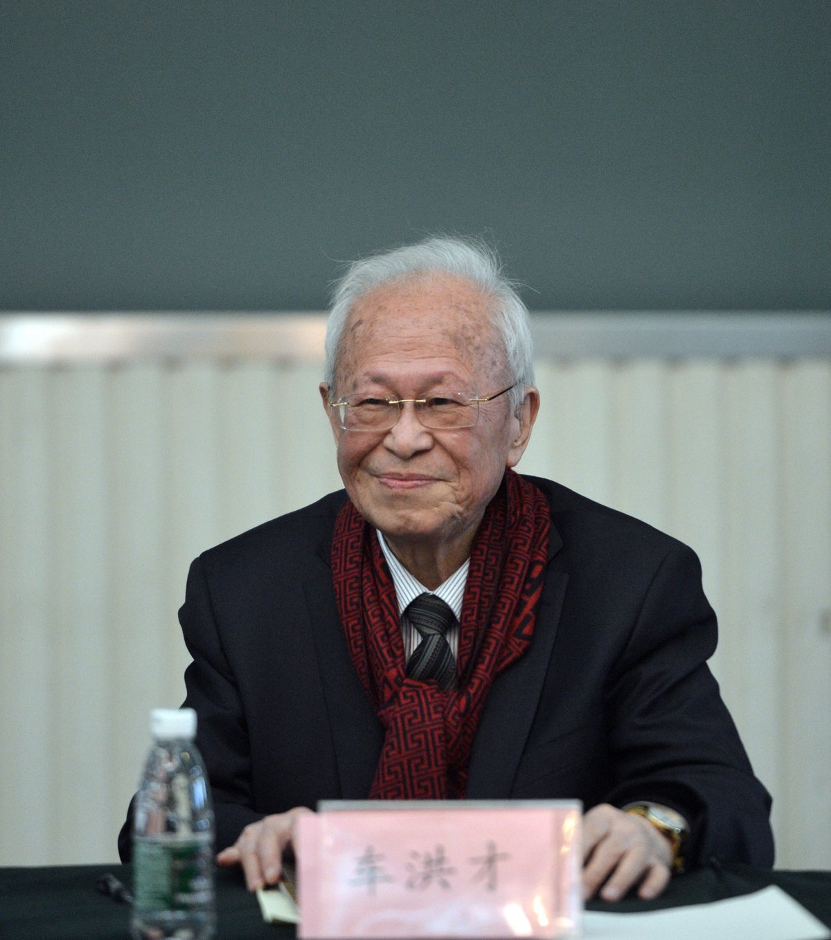 Che Hongcai at a conference, an author of the first Pashto-Chinese dictionary