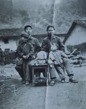 Chinese Antarctic explorer Cao Jianxi with his family as a child