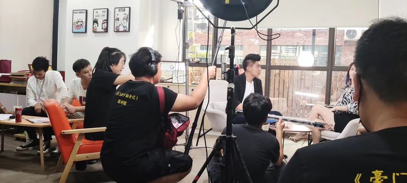 Li Dongdong's crew filming a rags-to-riches tale in Guangzhou, 2022