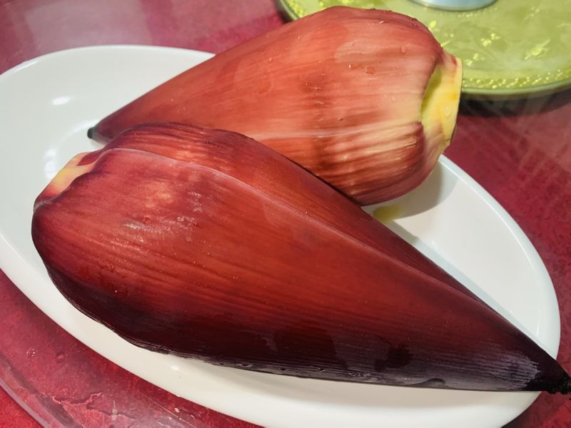 Flower of Japanese banana is a unique food in Yunnan