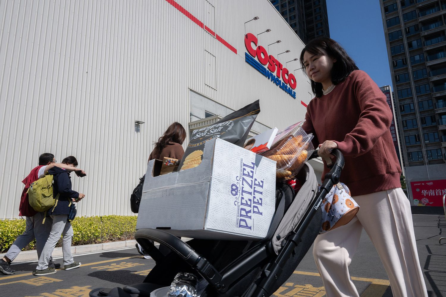 Big-box chains like Costco in Shenzhen has also become a popular shopping destination