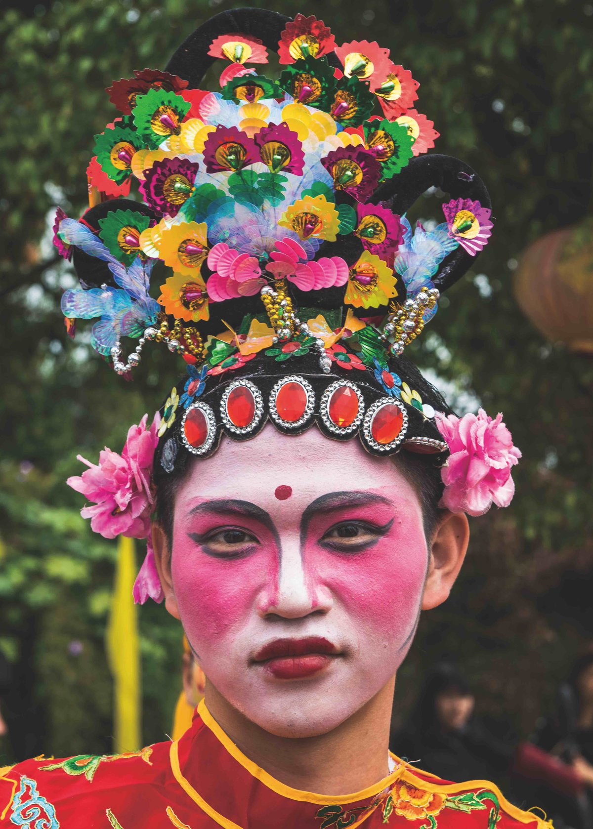 Traditional yingge is performed by males only, including all the female parts