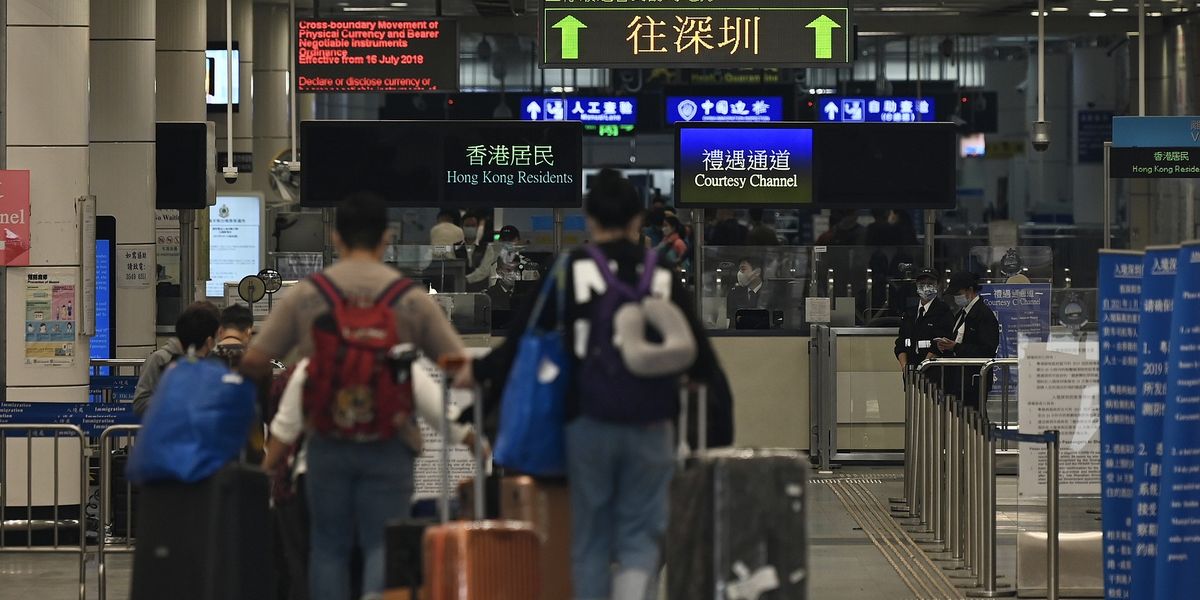 Passengers arriving from Hong Kong to Shenzhen