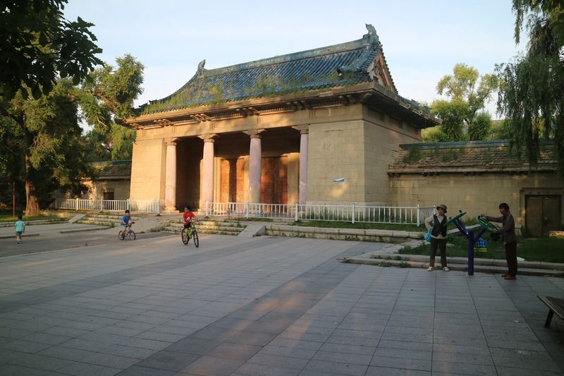 The Front Gate of Jiangguo Zhongling Temple at sunset
