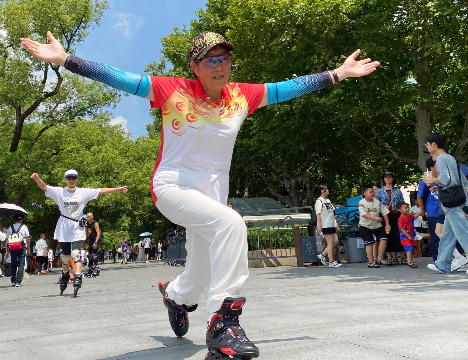 seniors, elderly, rollerskating