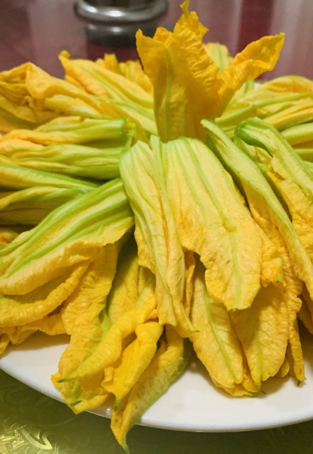 fresh pumpkin flowers