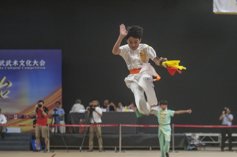 A contestant participating in the 15th World Jingwu Martial Arts Cultural Conference in Yuyao, Zhejiang