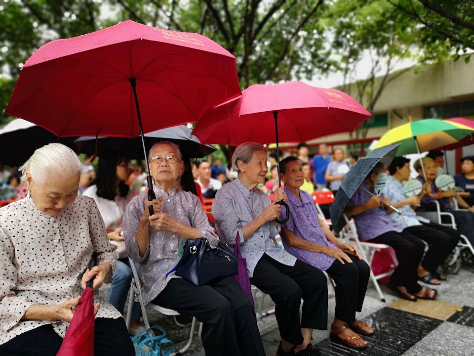 On August 16, 2018, Shatou Community, Jun'an Town, Shunde District, Foshan, Guangdong, held the first self-comb women Qixi Cultural Festival.