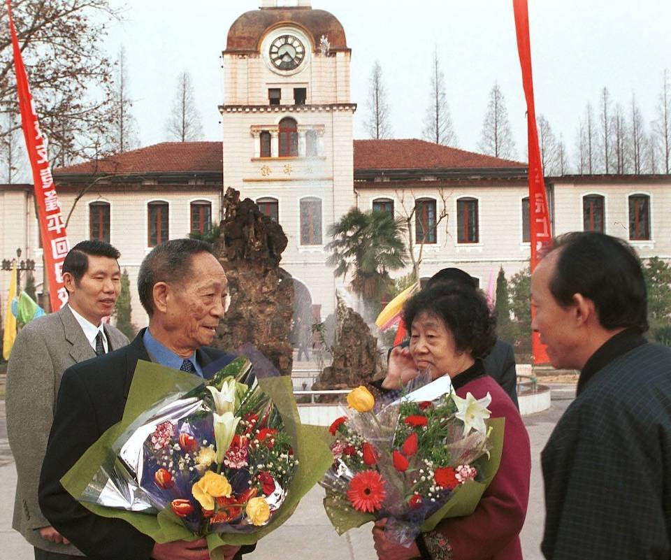 Yuan Longping, Yuan's wife, Deng Zhe