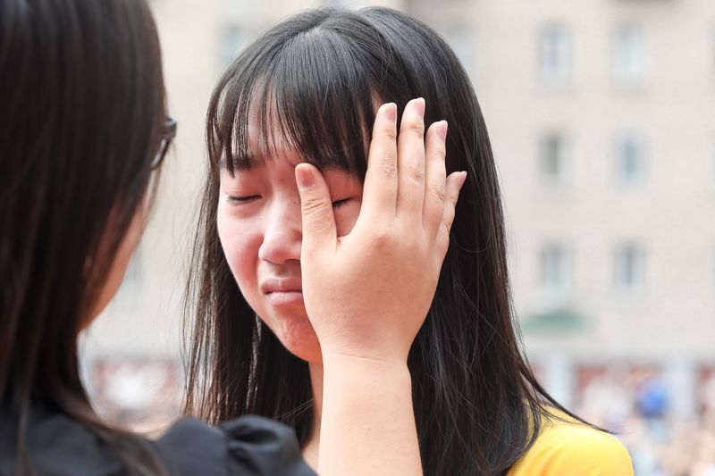 Students facing anxiety and pressure with the upcoming gaokao