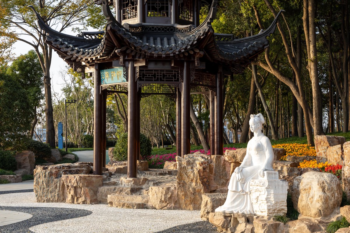 A statue of Du Shiniang in Yangzhou (VCG)