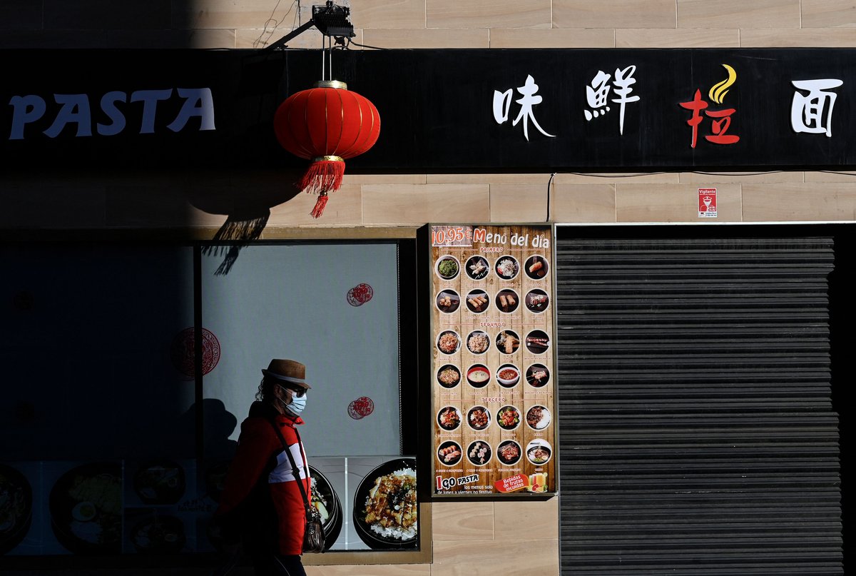 A Chinese restaurant in Madrid around the time of Lunar New Year (VCG)