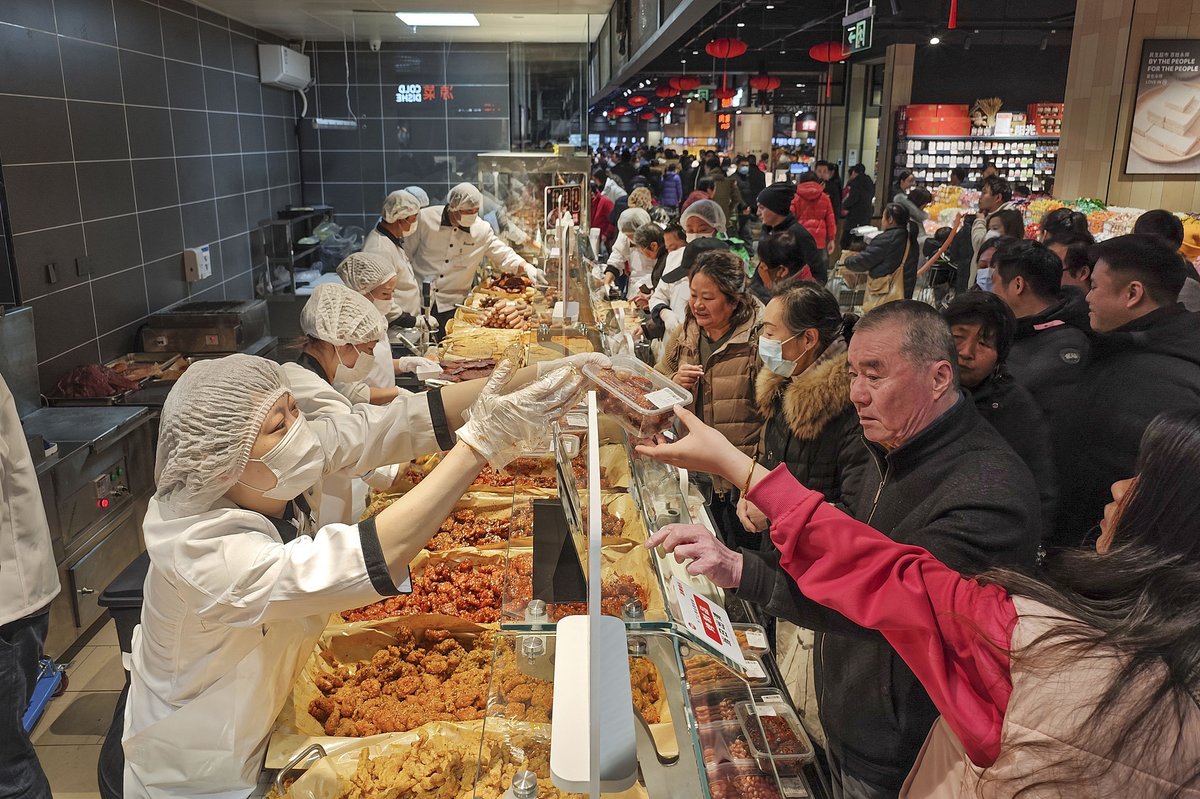 A Yonghui store in Shanghai reopened this January after taking lessons from Pangdonglai