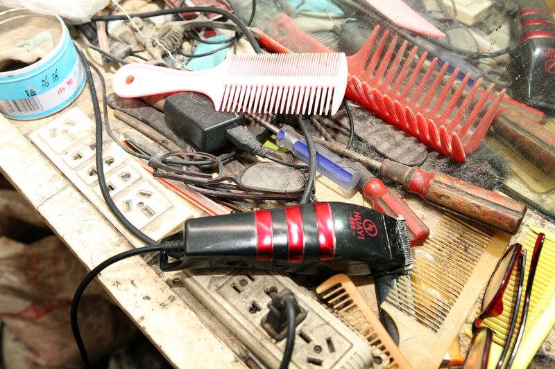 Traditional barbers’ tools at a salon in Henan