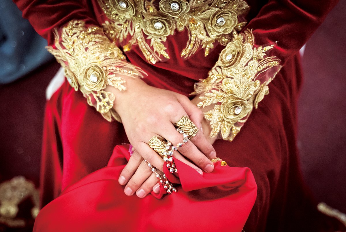 Chinese-influenced Dungan wedding costume, showing the Dungan people have strong ties with Chinese culture